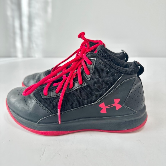 Under Armour Boys Basketball Shoes Size 2 Youth Black Red High Top Sneakers - Picture 4 of 8